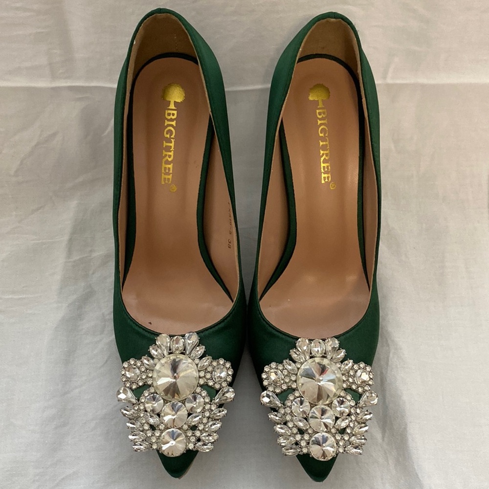 Size 7 (US) Heeled shoes